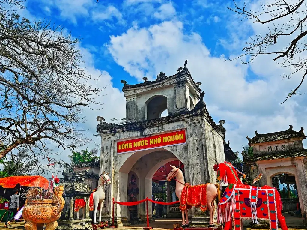 Đền Bạch Mã 
